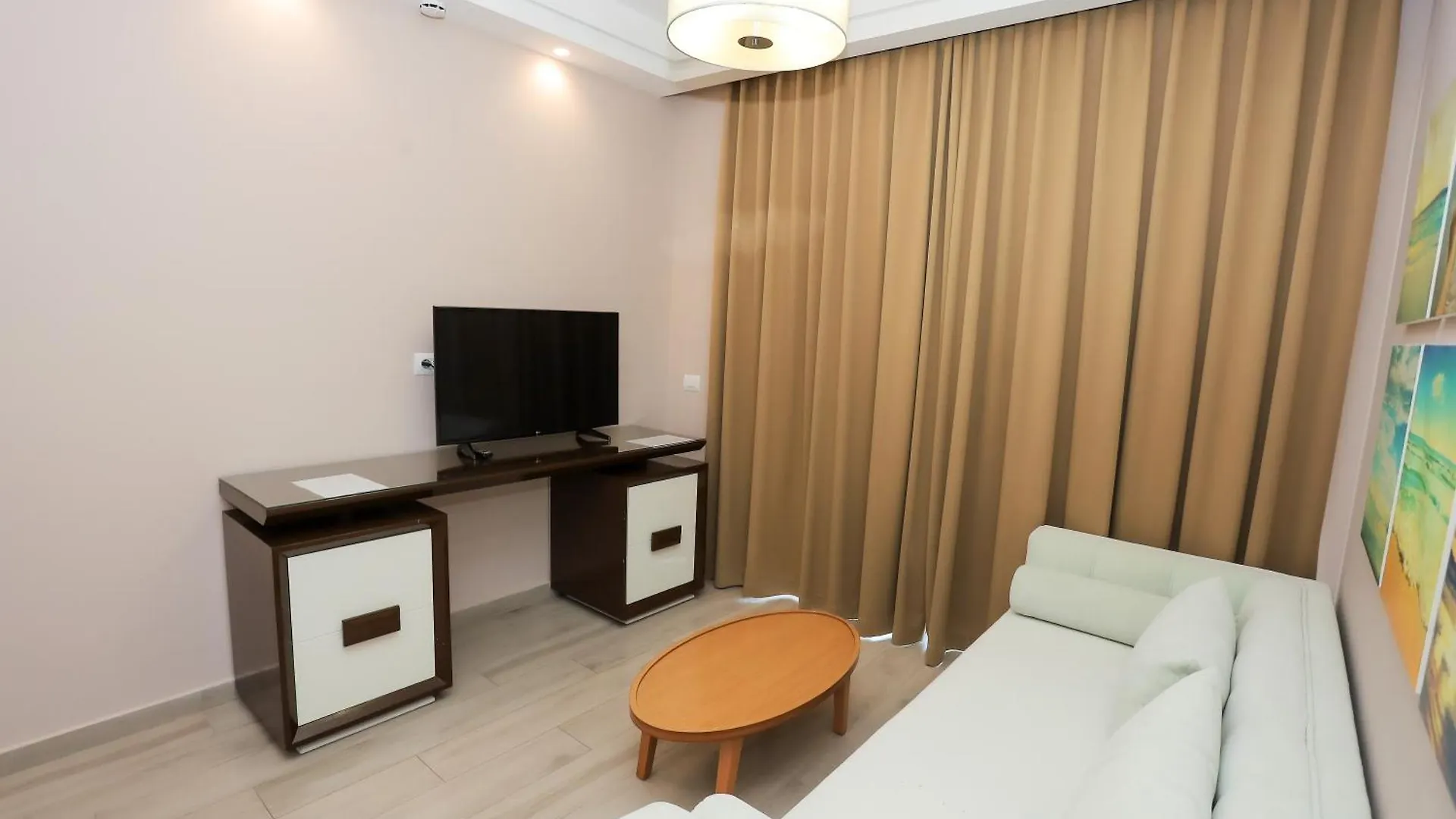 Sole Luna Hotel Borsh 4*,