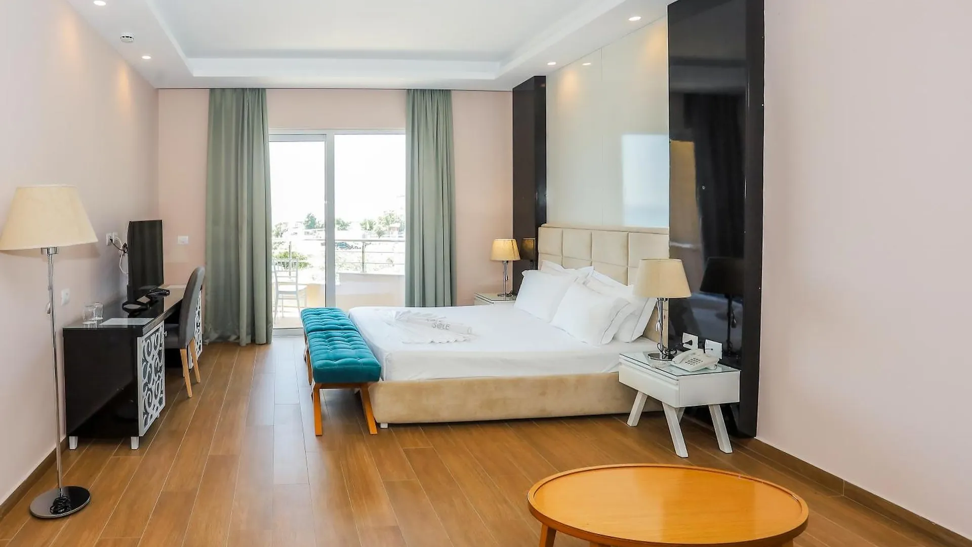 Sole Luna Hotel Borsh 4*,  Albania