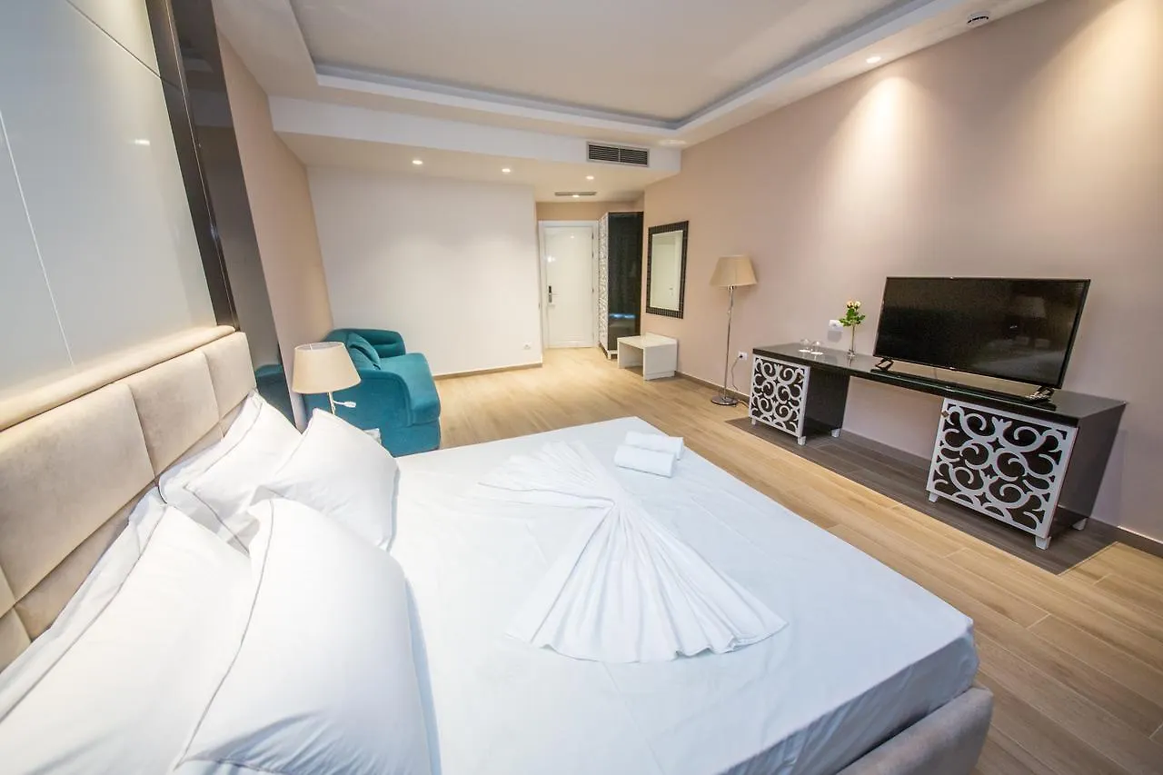 Sole Luna Hotel Borsh 4*,
