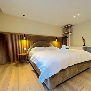 Apartment Center Hideaway